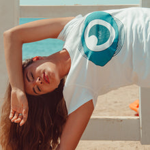 Load image into Gallery viewer, lemondose-mati-female-lifestyle1